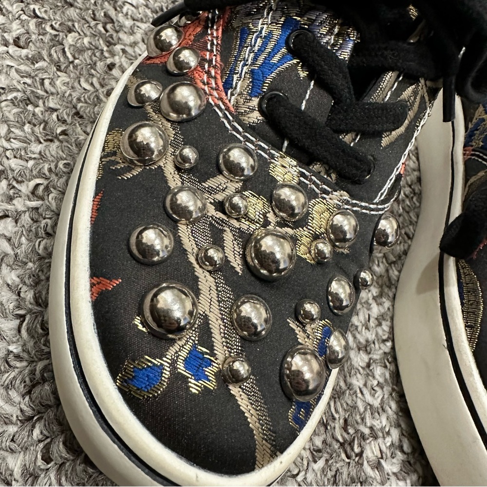 Studded embroidered sneakers - Picture 7 of 12